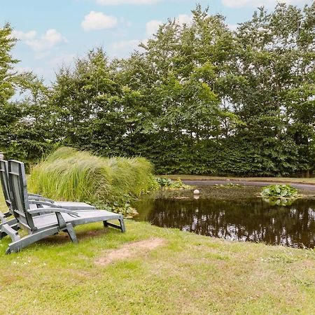 Vila Farmhouse Oasis With Garden, Pond And Idyllic Surroundings Beernem Exteriér fotografie