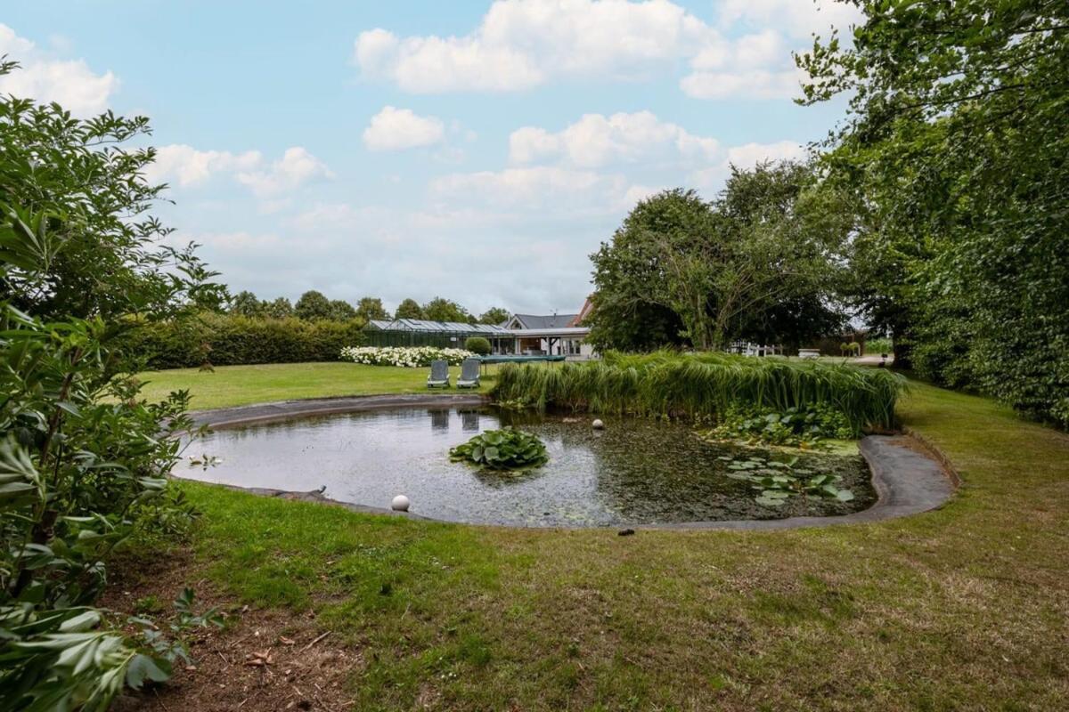 Vila Farmhouse Oasis With Garden, Pond And Idyllic Surroundings Beernem Exteriér fotografie